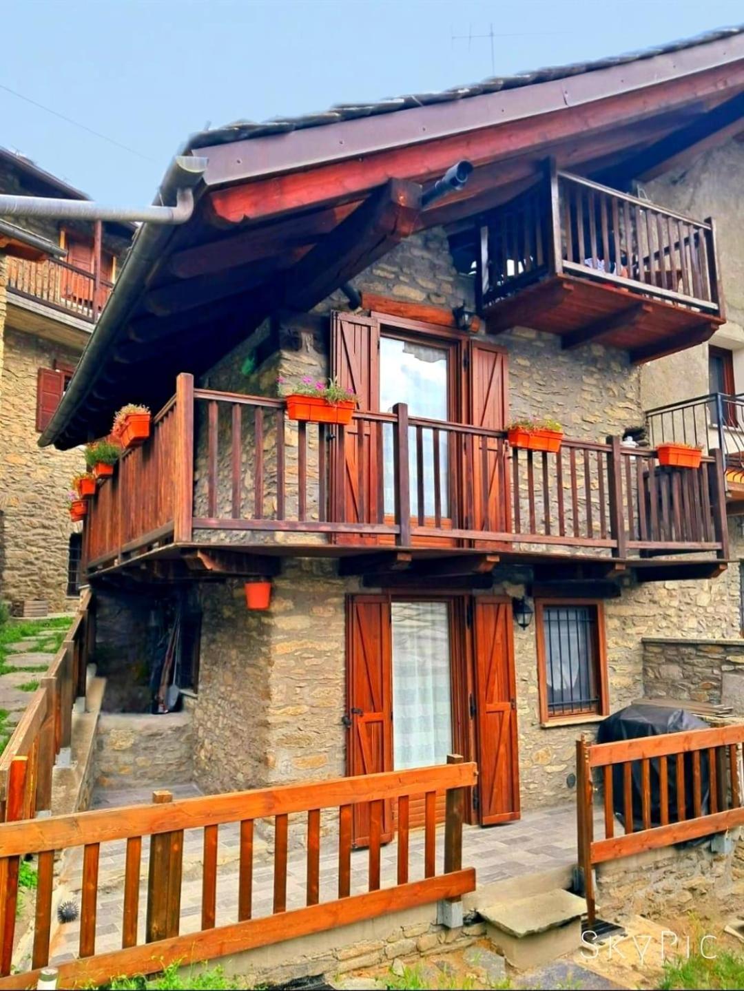 Апартаменты Maison Bellevue - Locazione Turistica Breve Аоста Экстерьер фото